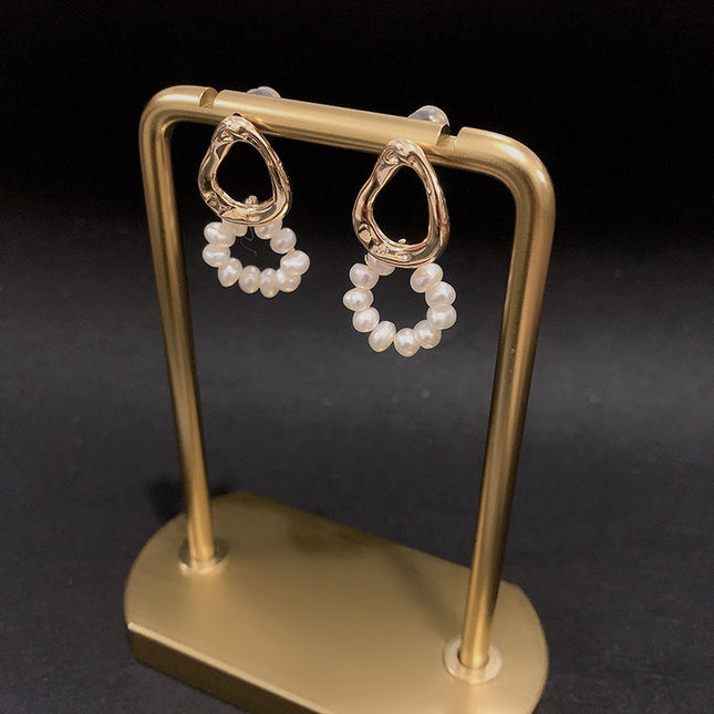 Demure belldoir Shape Pearl Ear Clip