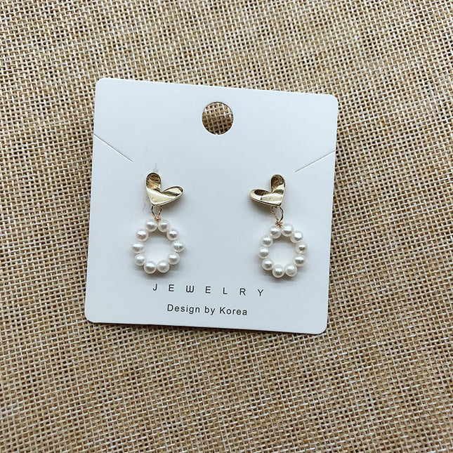 Demure belldoir Shape Pearl Ear Clip