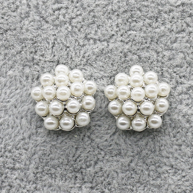 Demure belldoir Shape Pearl Ear Clip