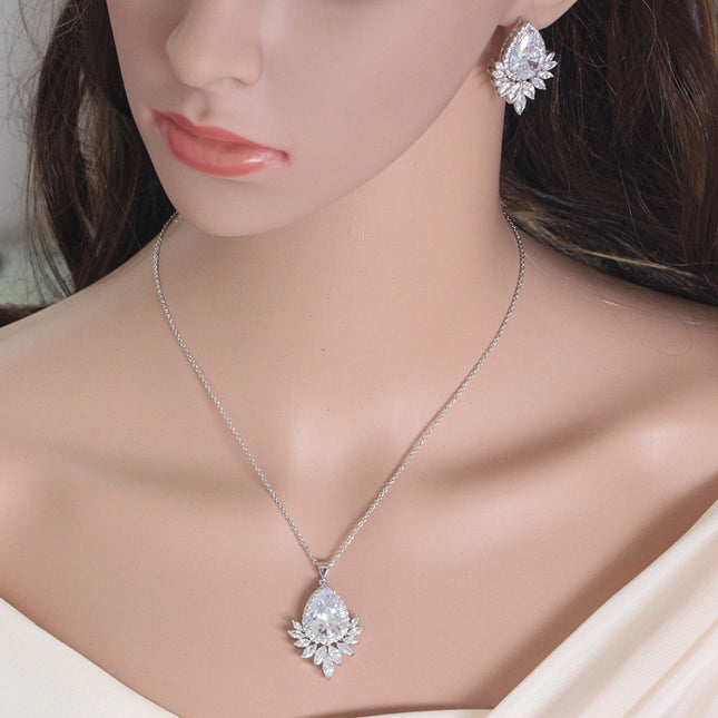 Demure belldoir jewelry chain, bridal banquet, dinner Jewelry Set