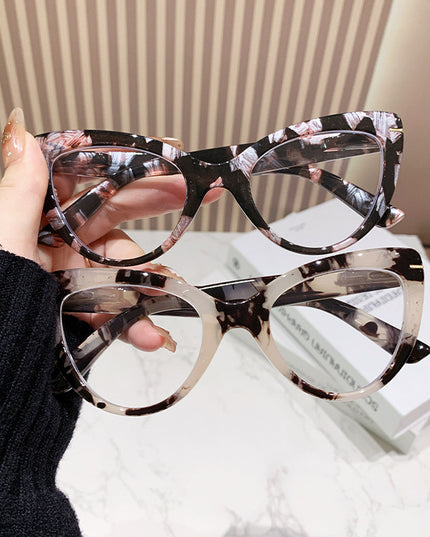 Demure Women's Large Frame Cat's Eye High Presbyopic Glasses