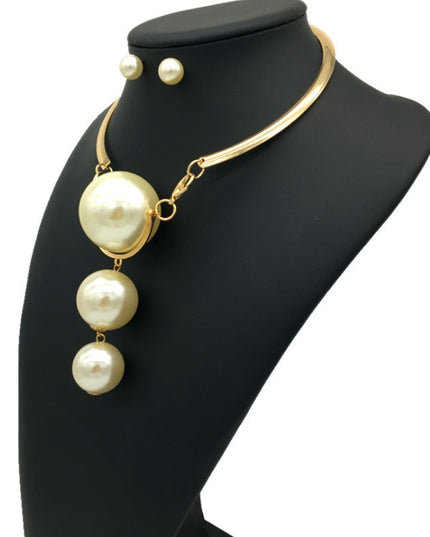 Demure belldoir Big Pearl Pendant Necklace Exaggerated Jewelry