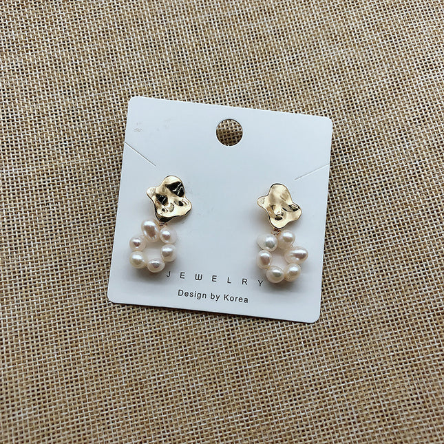 Demure belldoir Shape Pearl Ear Clip