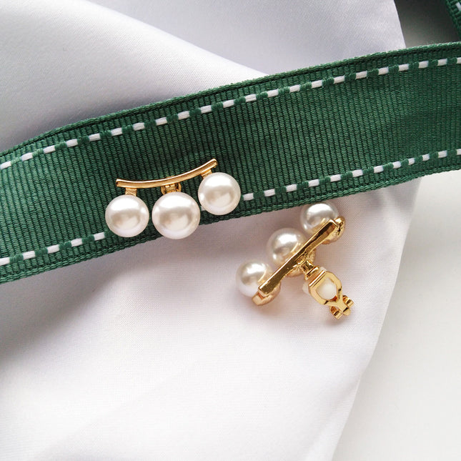 Demure belldoir Shape Pearl Ear Clip