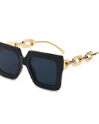 Black Frame Gray Piece