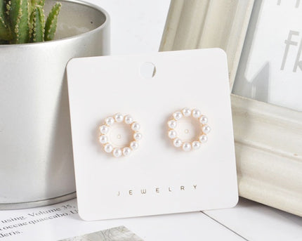 Demure belldoir Shape Pearl Ear Clip