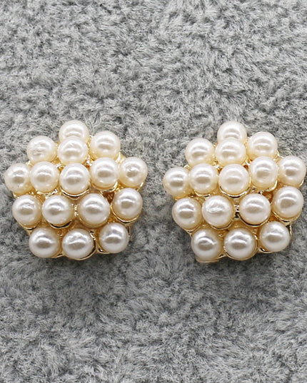 Demure belldoir Shape Pearl Ear Clip