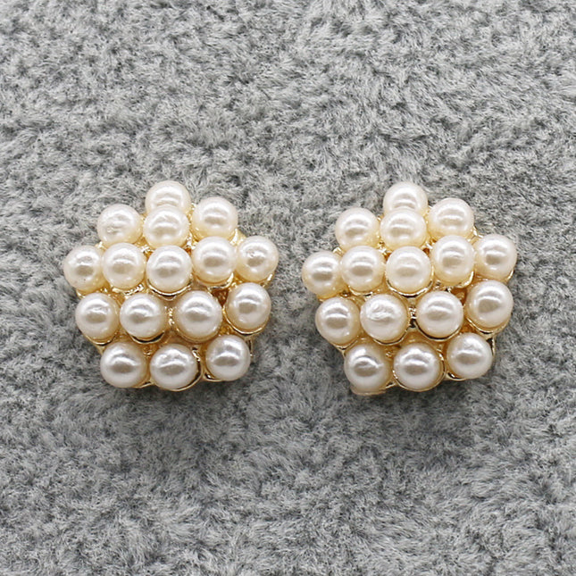 Demure belldoir Shape Pearl Ear Clip