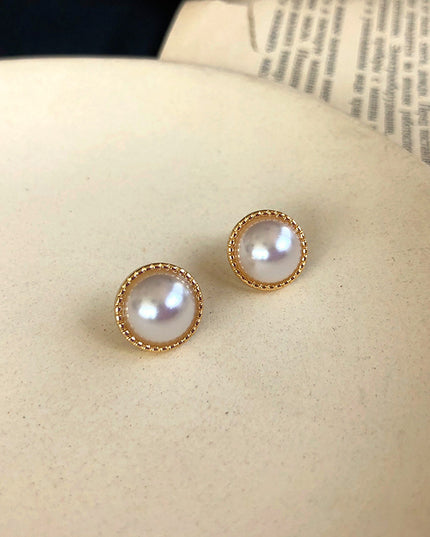 Demure belldoir Shape Pearl Ear Clip